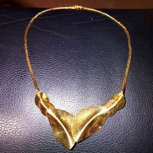 Trifari 18" Leaf Design